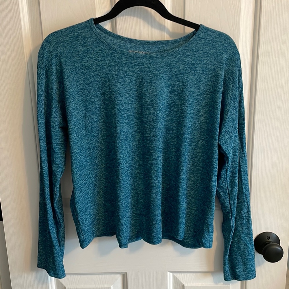 Beyond Yoga long sleeve crop